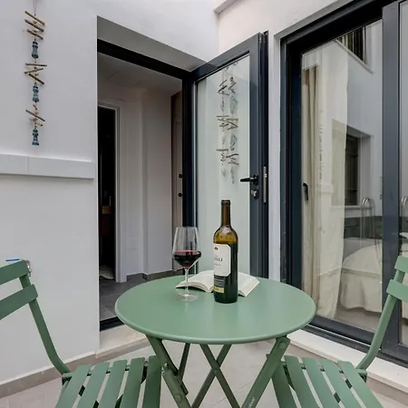 Σπίτι διακοπών Boutique Patio And Pool House, Old Town Εστεπόνα