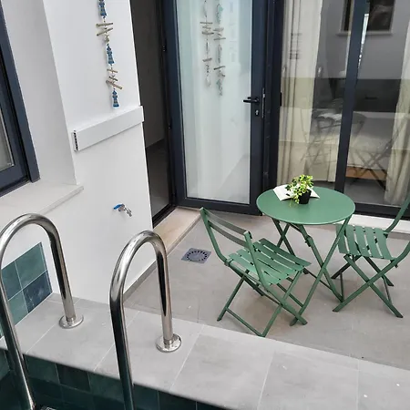 Boutique Patio And Pool House, Old Town * Εστεπόνα